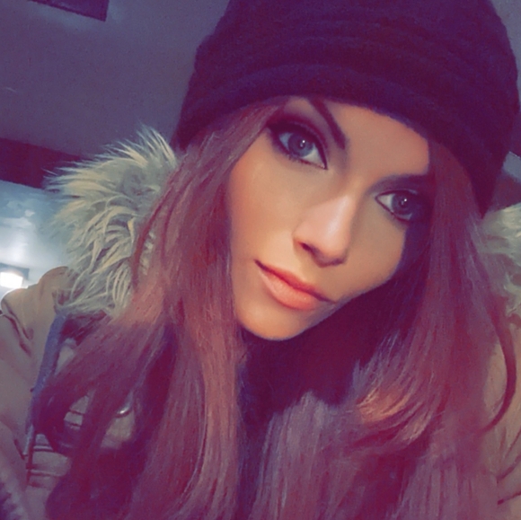 Meet your Posher, Rayne - Picture 2 of 8